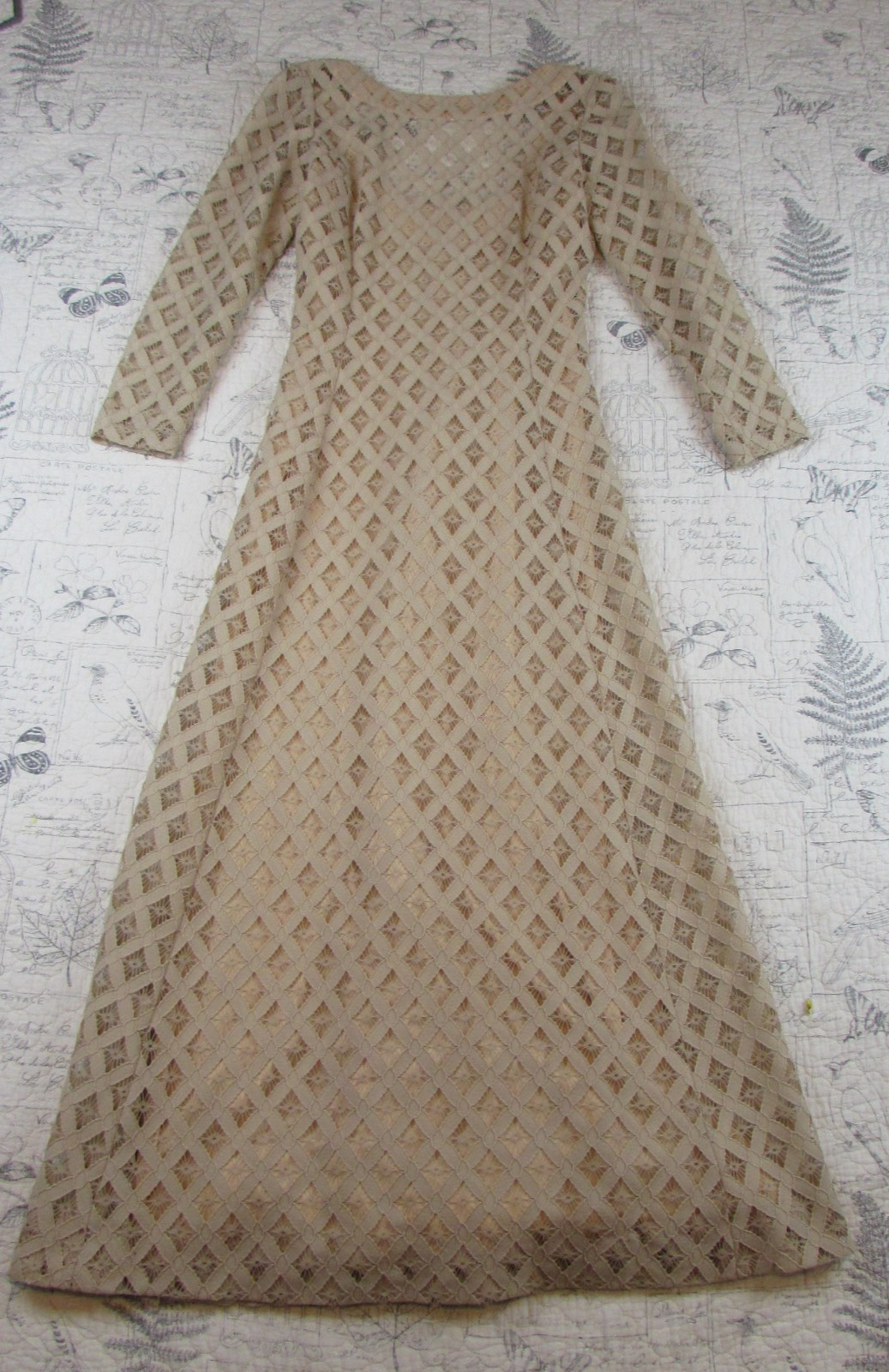EUC Montaldos Vintage Crochet lace taupe Bracelet sleeve midi maxi dress S M