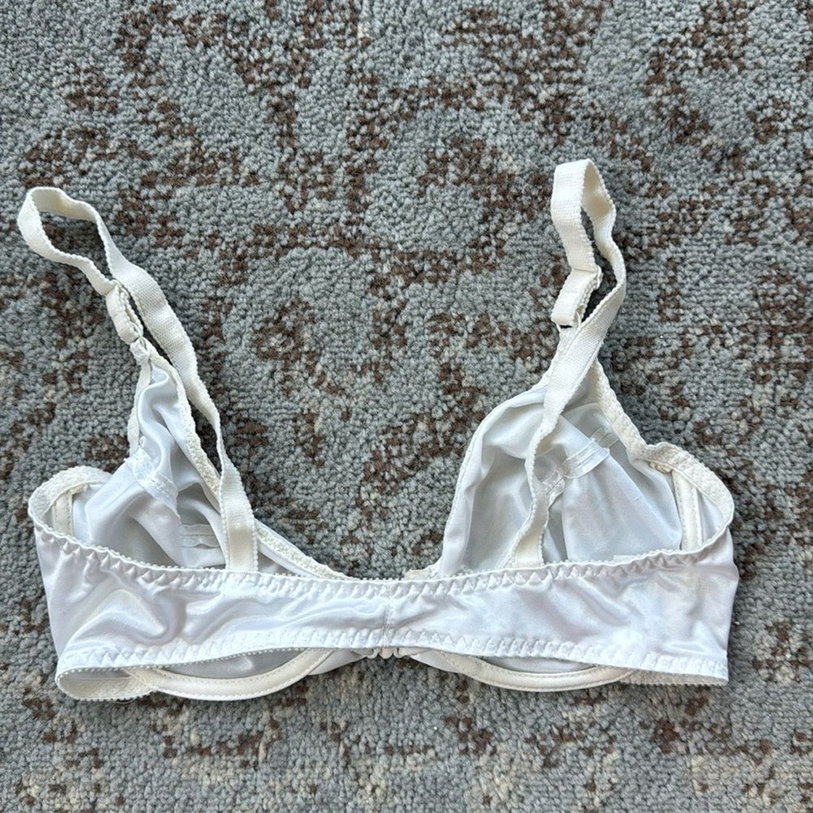 Vintage Maidenform Pretty Me Front Closure Underwire Bra White 34C