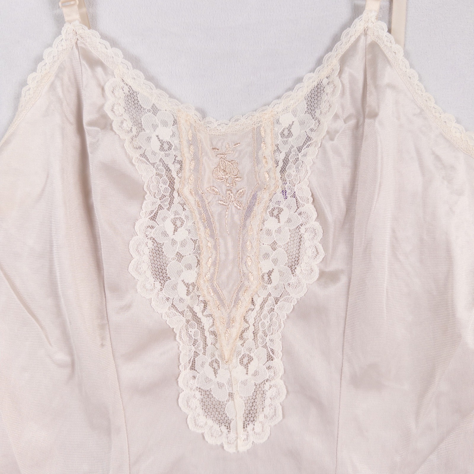 Vintage Bonne Nuit Camisole Womens Medium Cream Lace Trim Floral Embroidered *