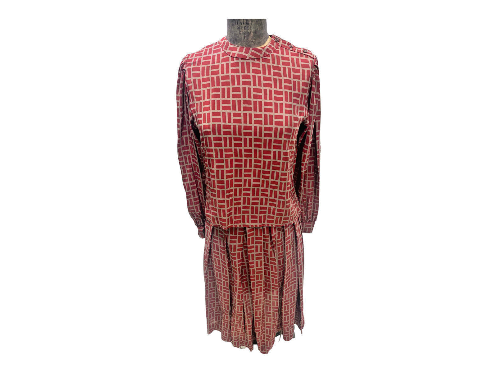 Vintage Balfores Long Sleeve 100% Silk Bouse And Skirt Sz 6 And 8