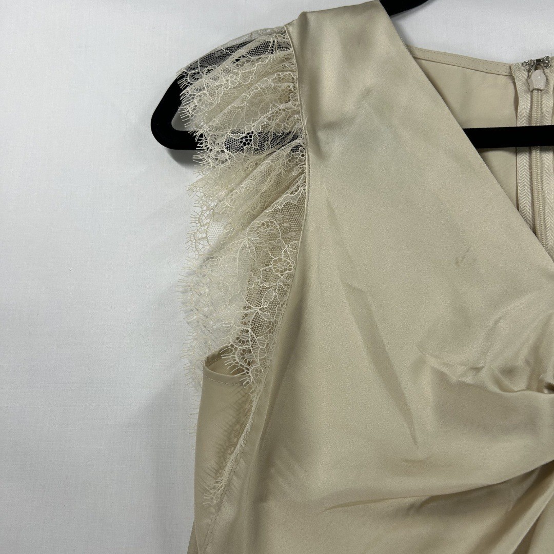 Express Vintage 2000S/ Y2K Woman’s Satin V-Neck Lace Blouse Small Creme