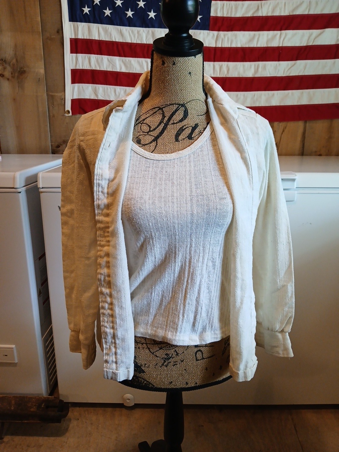 VTG 70s Lady Manhattan 2 Pc Set Cream Textured Cotton Poly Blouse Tank