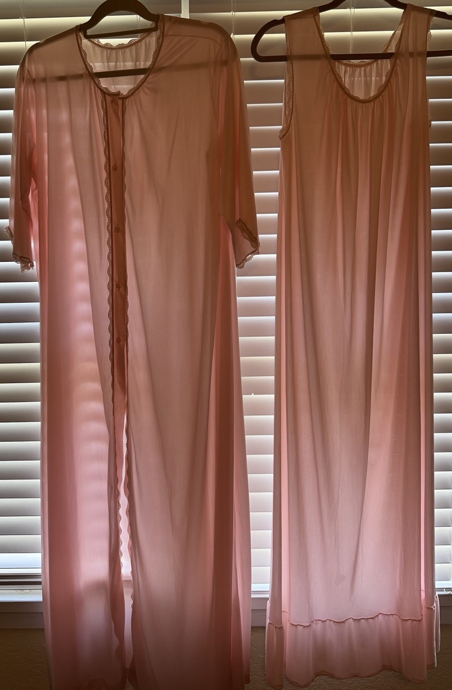 Vintage Pinehurst Nylon Lingerie Soft Pink 2pc Gown & Robe Set Size Large USA