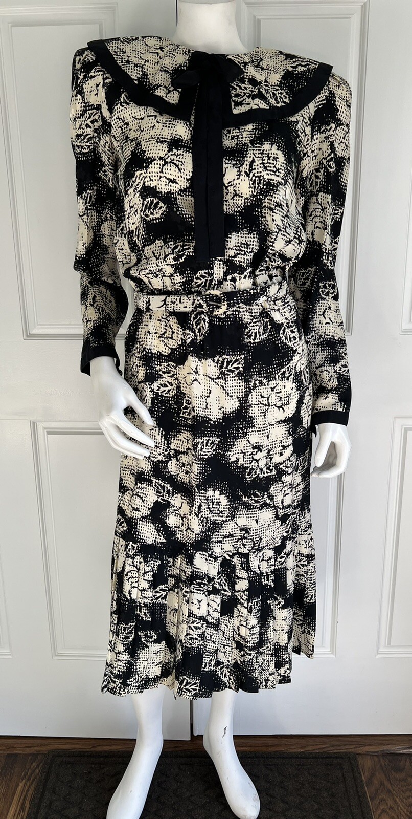 Vintage 1980s Maggy London Jeannene Booher Pleated Silk Dress Neck Tie Belt 10 M