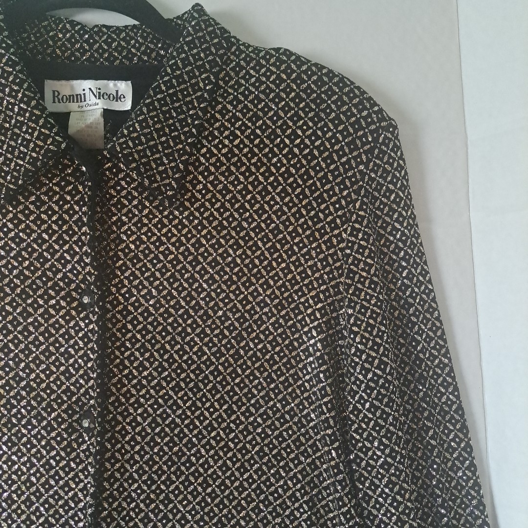 Ronni Nicole by Ouida Black W/Silver Glitter Button Up Blouse Slit Back Wms Sz 8