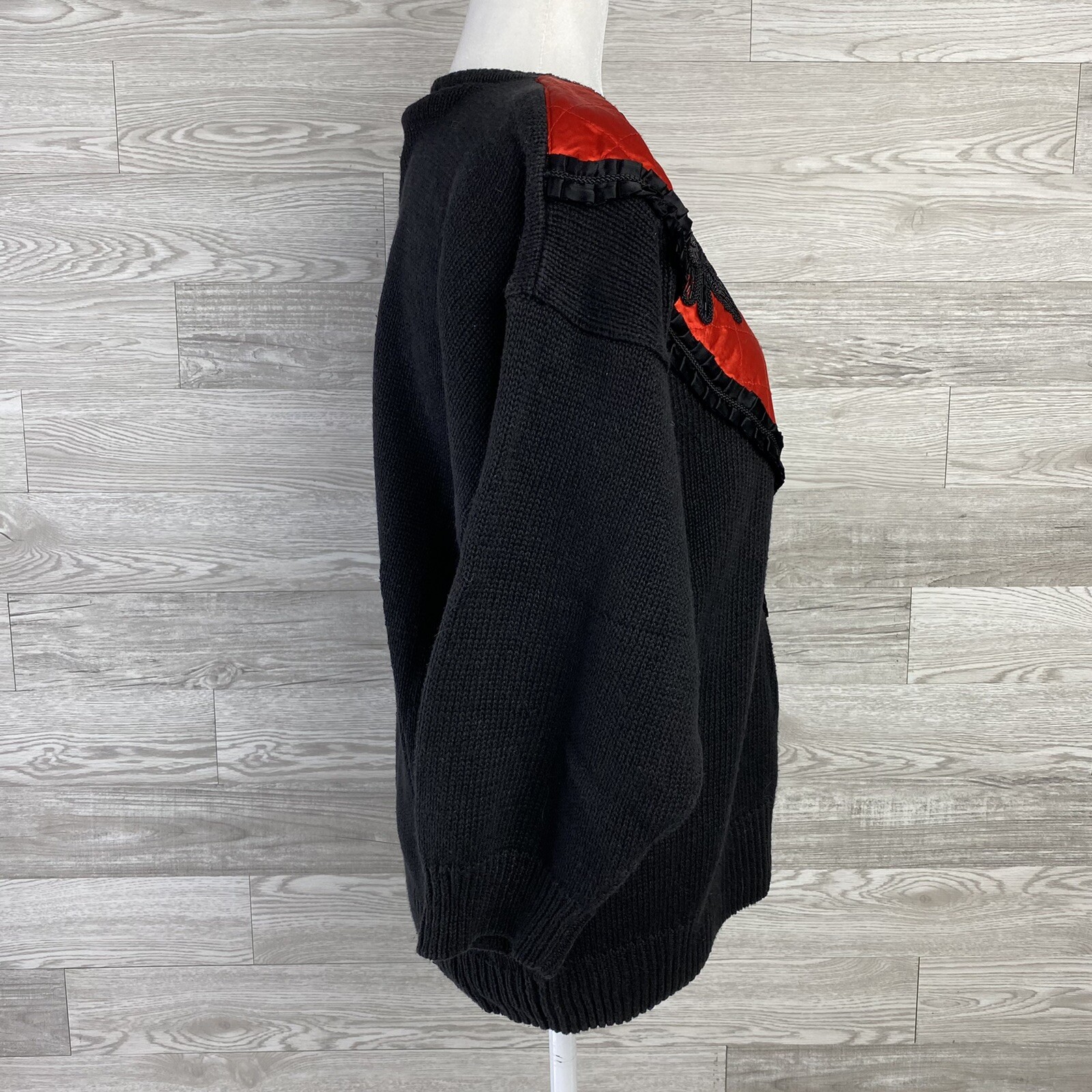 VTG 80s Bonnie and Bill by Holly Pullover Sweater Size M Black Red Beaded Floral