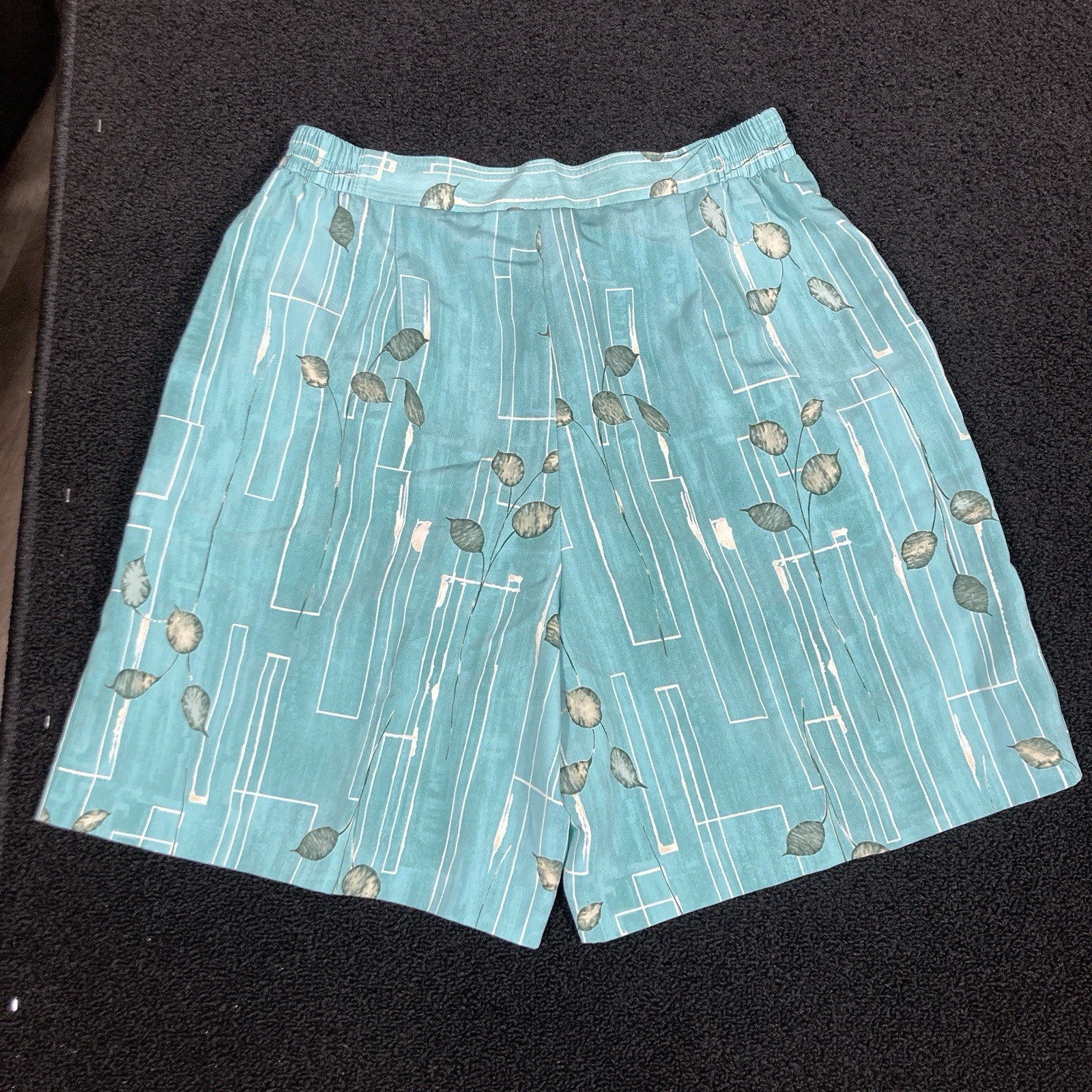 Shorts Tropical womens vtg Lily’s of Beverly Hills 14 Teal Green Leaf AOP lilys
