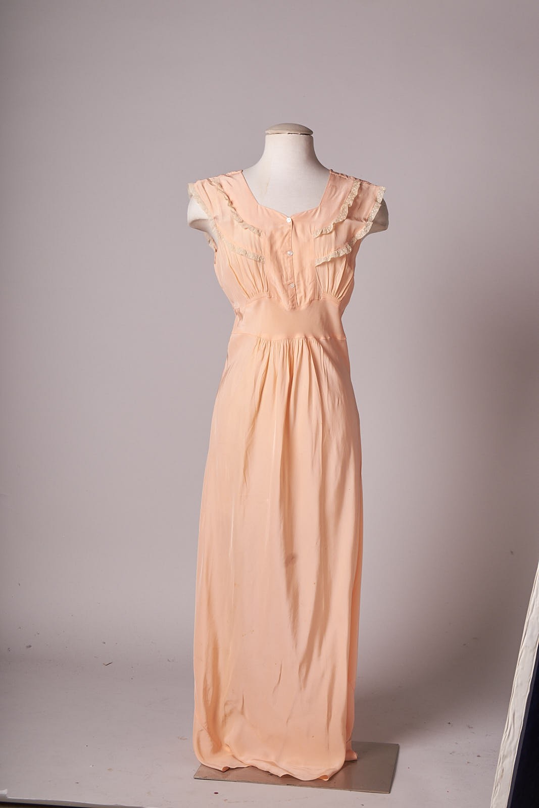 1930s Nightgown Negligee Peach Dress Gown Nightgown Lingerie