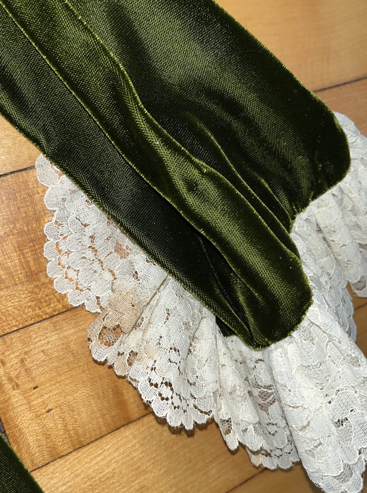 Vtg 1960’s Dress Lorie Deb Green Velvet And Lace Dress