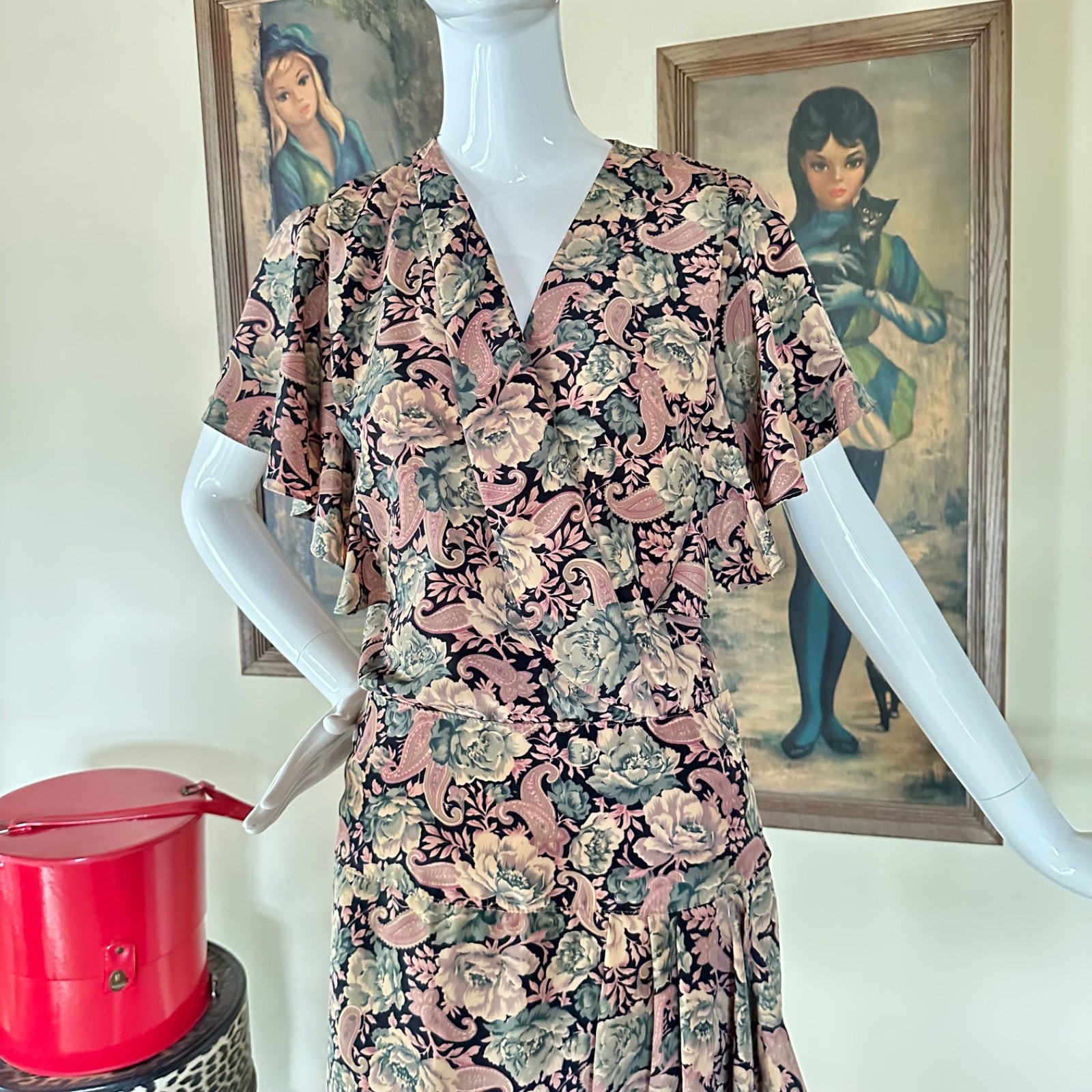 Vintage 80s doe 40s Romantic Femme Floral Draped Sash Wiggle Wrap Dress M
