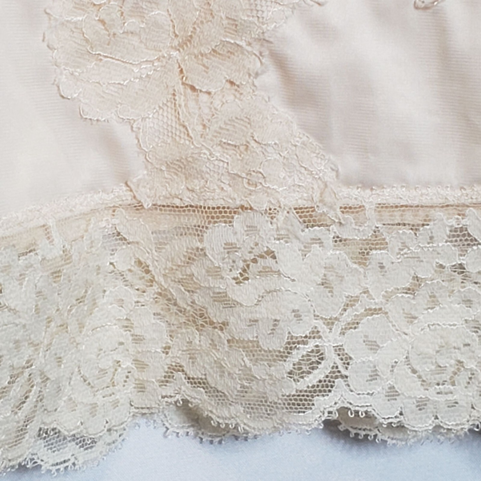 Vintage Hollywood Vasarette Half Slip Cream Size Small Lace Trim