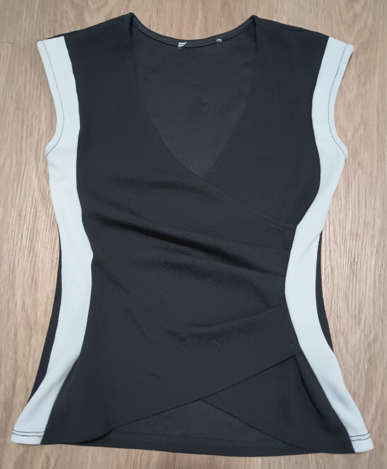 Vtg 80s Stretch Black White Color Block Wrap Surplice Fitted Top mod S