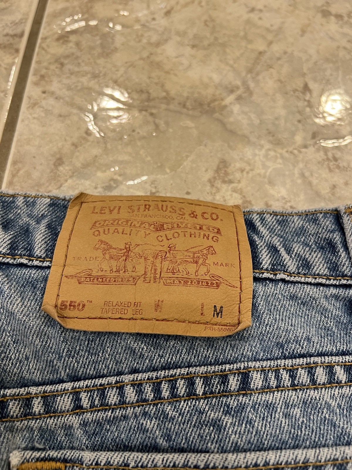Vtg Women’s 15M ( 32X30 ) Levi’s Relaxed 550 Tapered Leg Distressed Denim Jeans