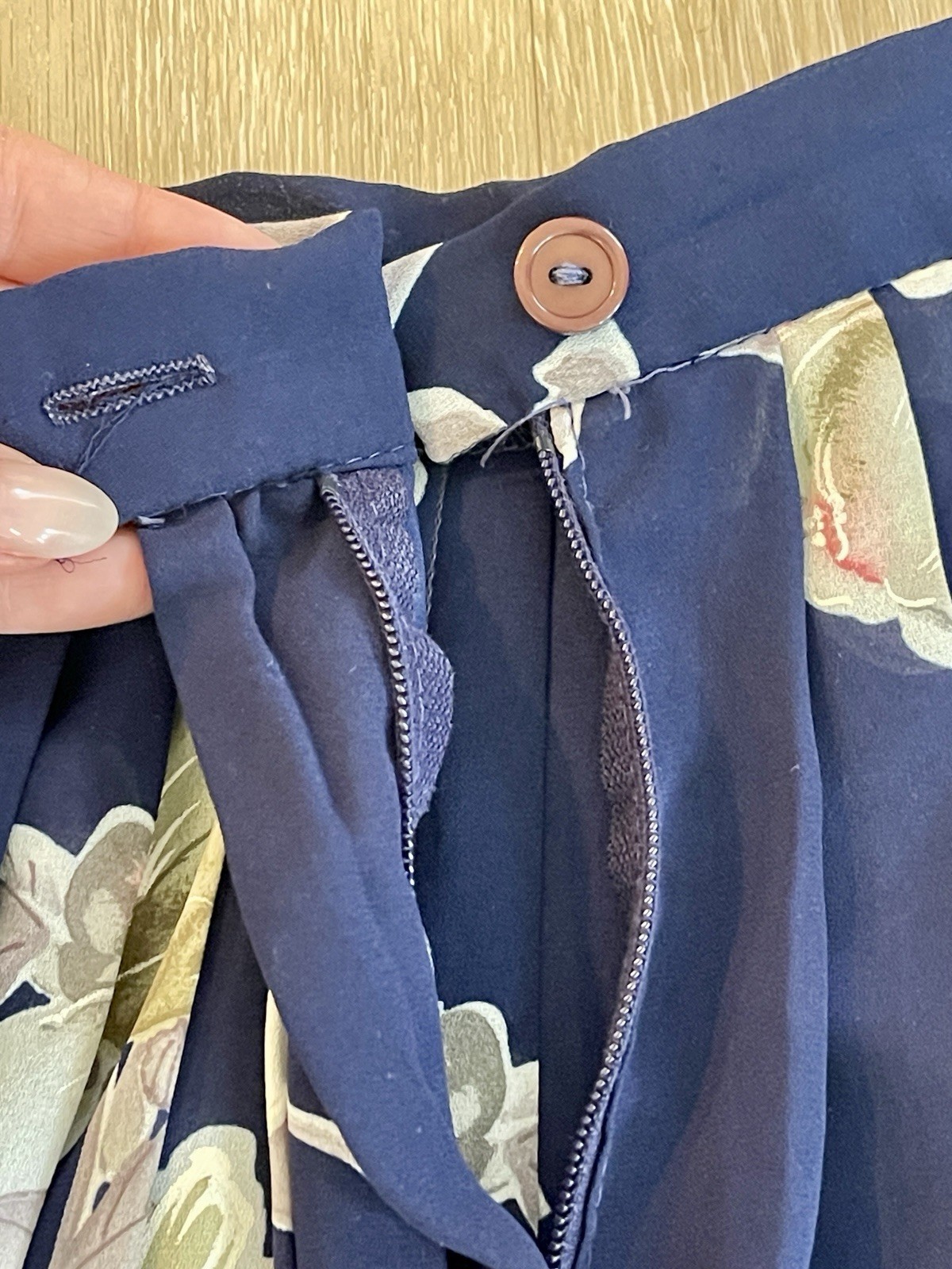 Vtg 70s Patty Woodard California Navy Floral Pleated Midi Skirt XXS 23-24″ Waist