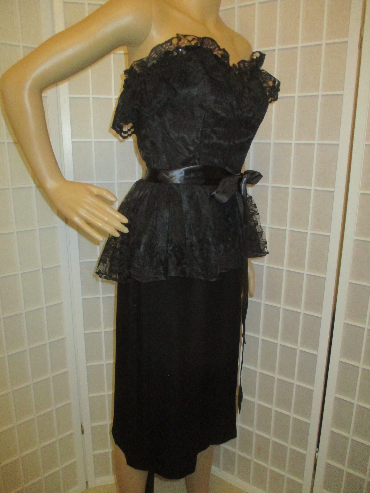 Jolie Madame vintage satin & lace strapless peplum cocktail dress