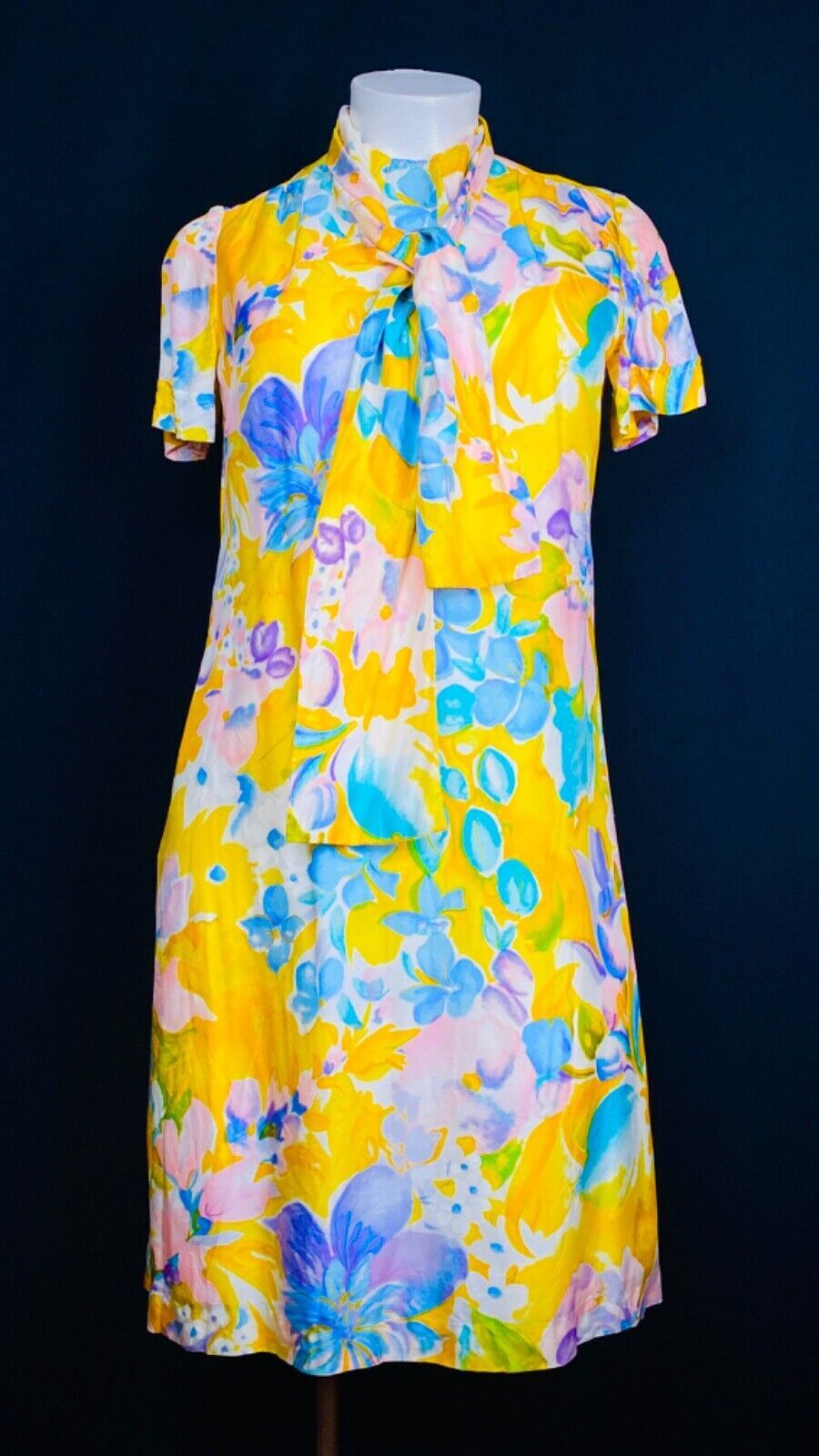 Vintage 1970s colorful silk floral dress XL short sleeve shift yellow summer