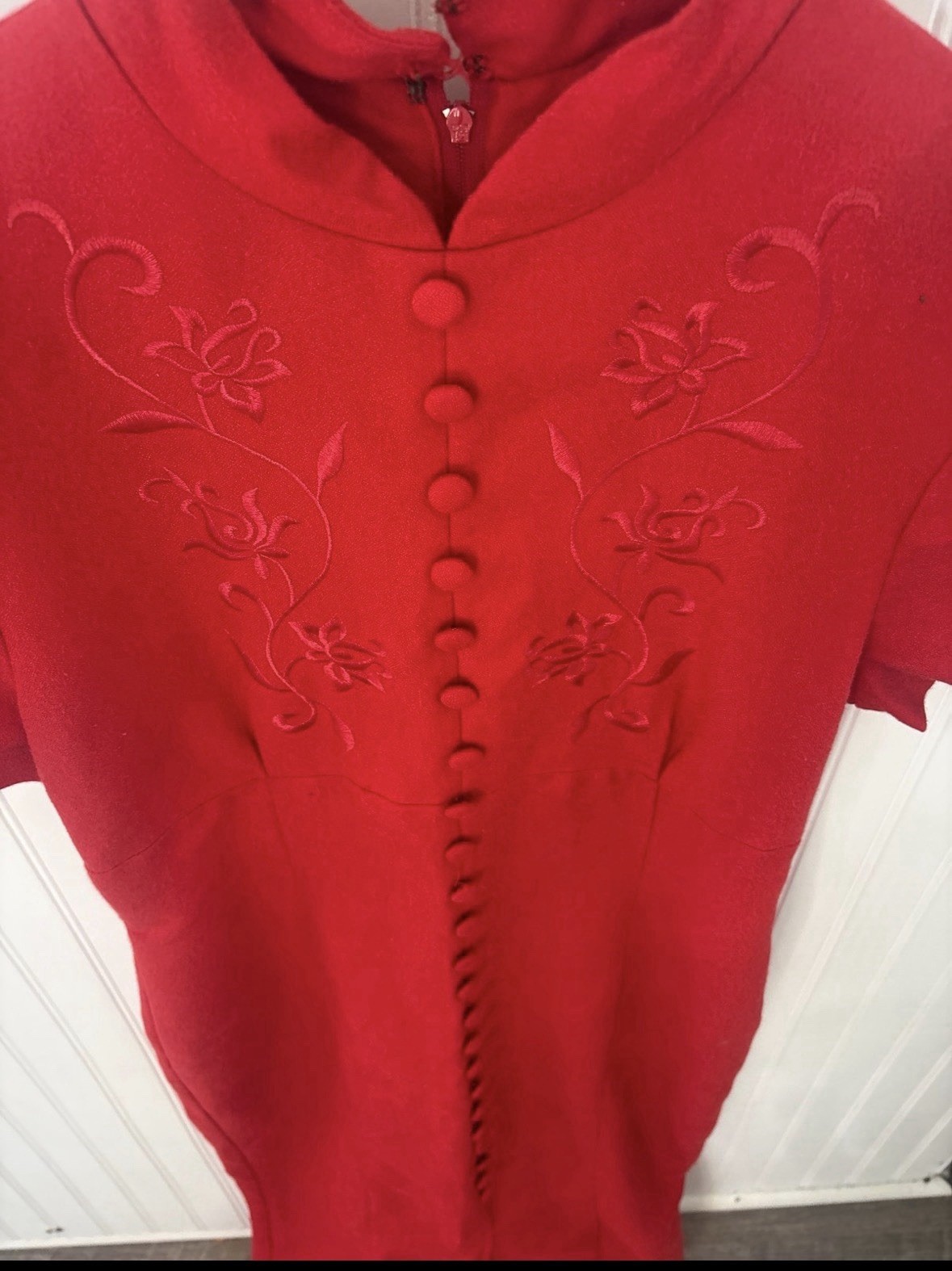 Vintage 90s Scarlett Red Mandarin Collar Embroidered Cheongsam Qipao Size 7/8