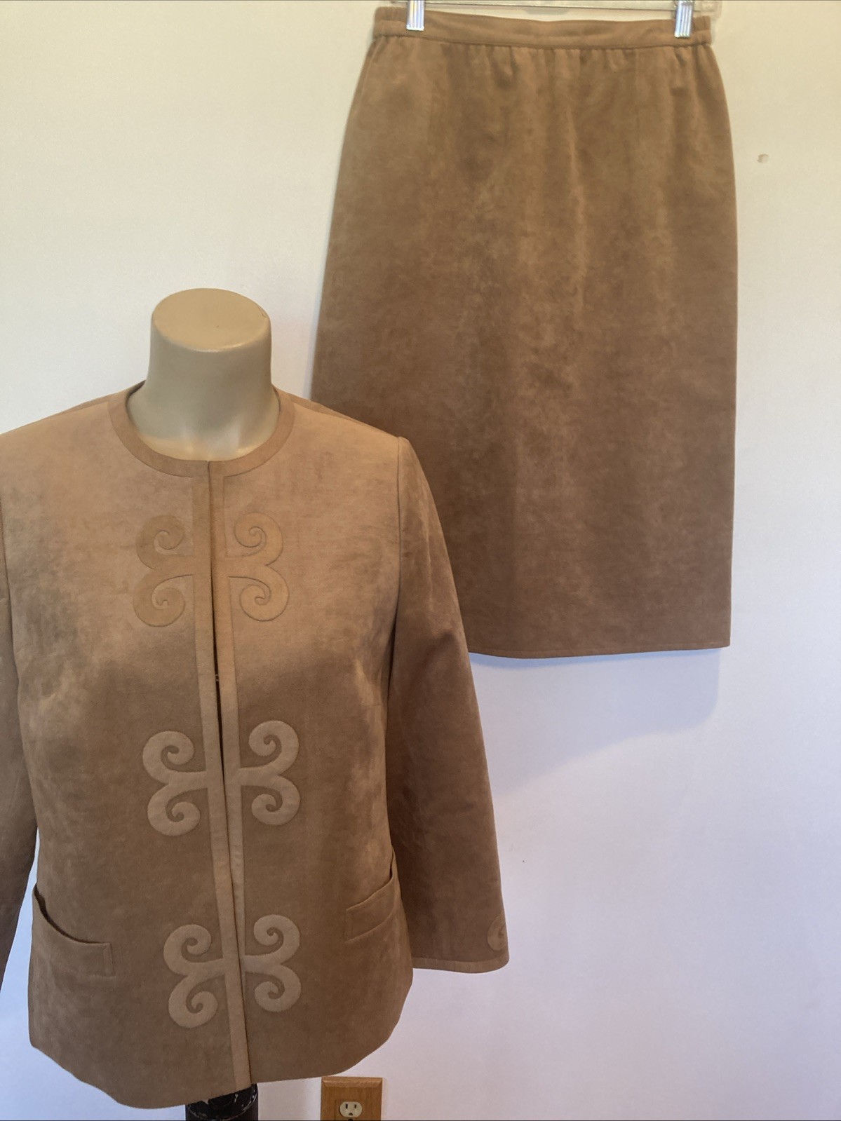 vintage faux suede size 12 brown below knee skirt suit