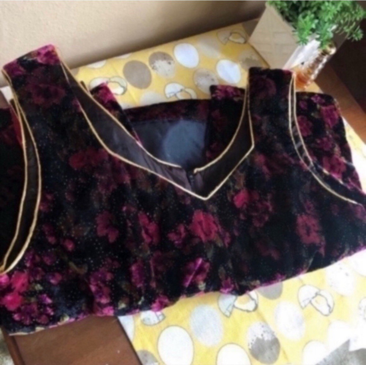 Vintage Lisa Michaels Petite glitter and velvet dark floral dress size 10