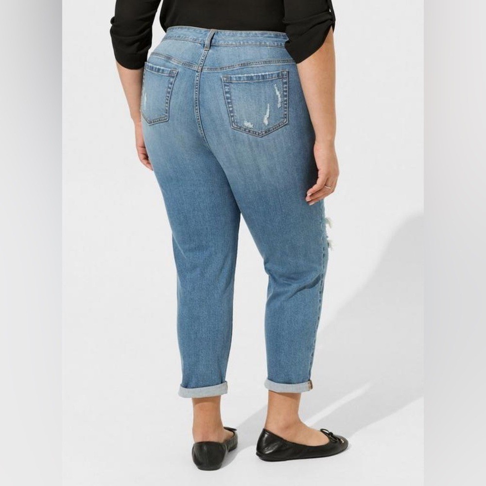 Torrid Perfect Boyfriend Ankle Vintage Stretch Mid-Rise Jean 22R