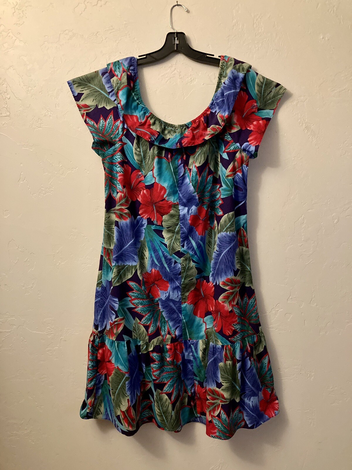 Vintage Hilo Hattie The HI Original Multi Floral MuuMuu Women’s L