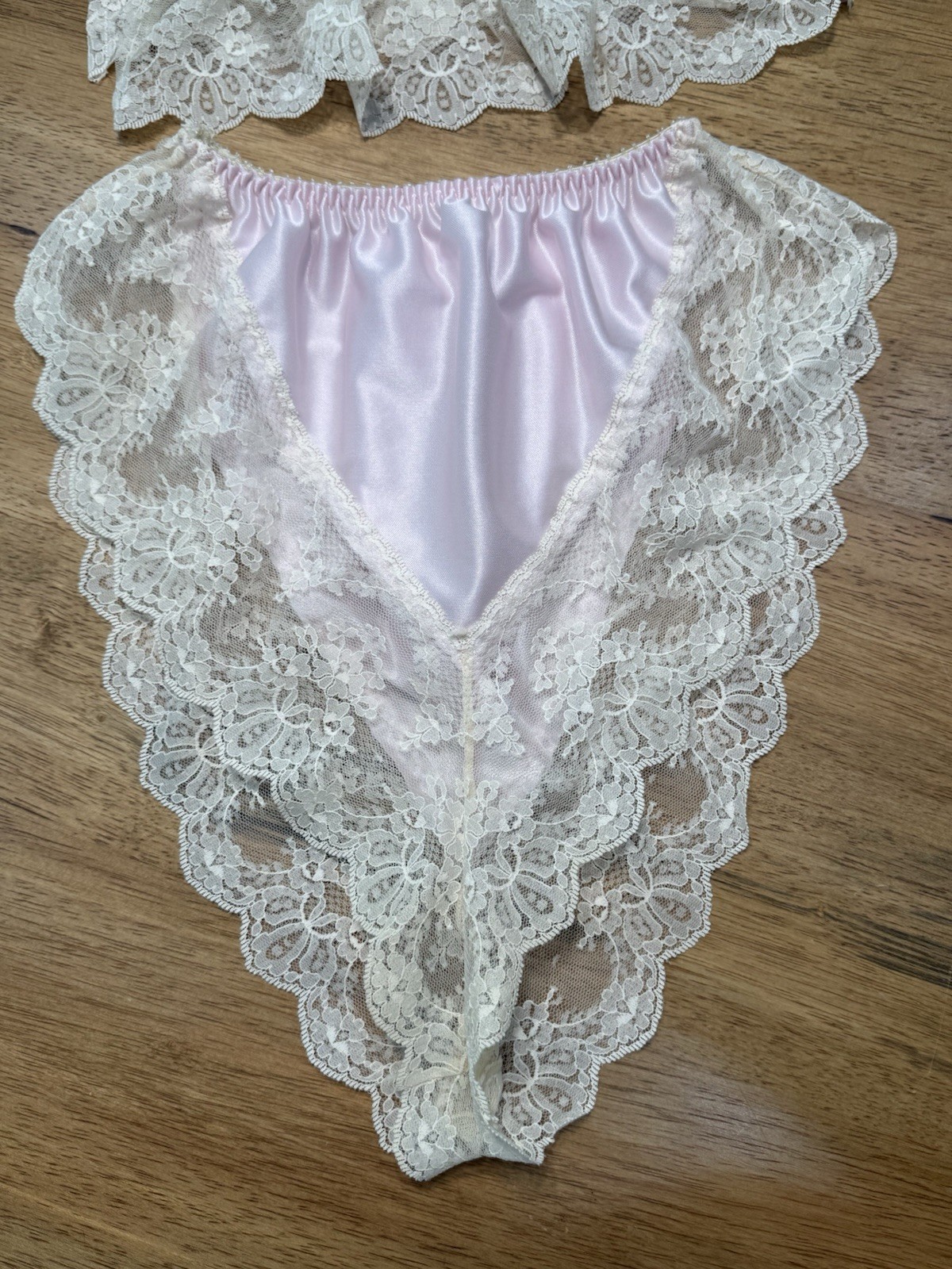 Dolores For Poirette vintage pink satin lace lingerie 2pc Set 70s Pin-Up Boudoir
