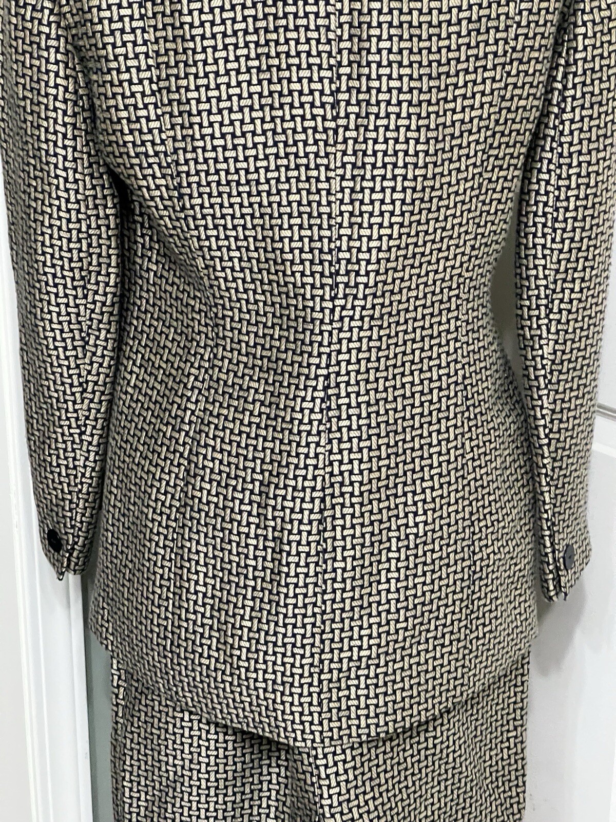 VTG Dana Buchman Black/Gold Geometric Pattern 2pc Jacket Sz Skirt Sz10P Suit