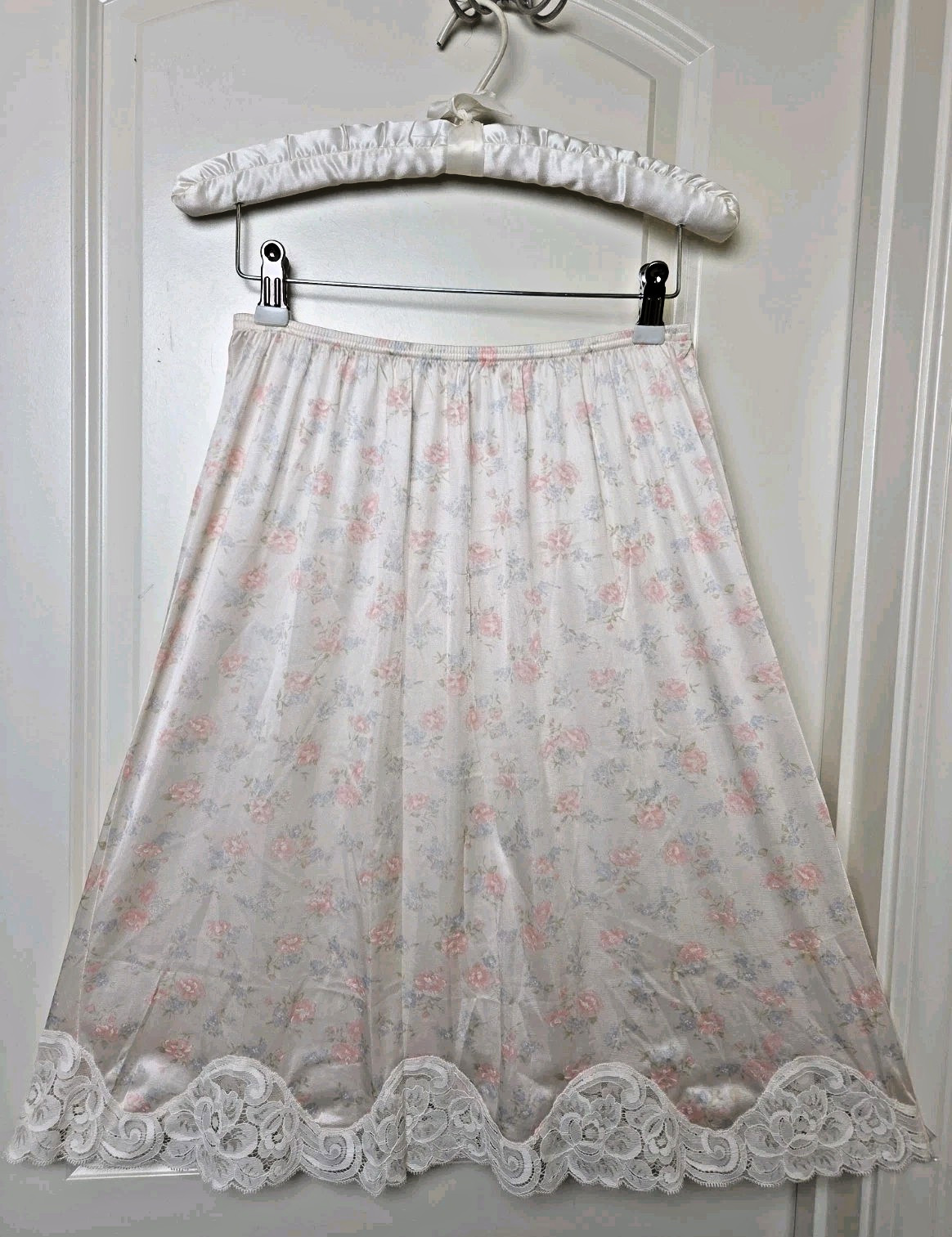 Vtg 1980s Floral HALF SLIP SKIRT Size M Antron Nylon Ivory Lace Vanity Fair