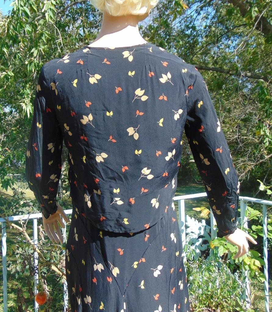 VTG 1930s Home Made Black Rayon Print Dress Deco Seaming 35B 30W