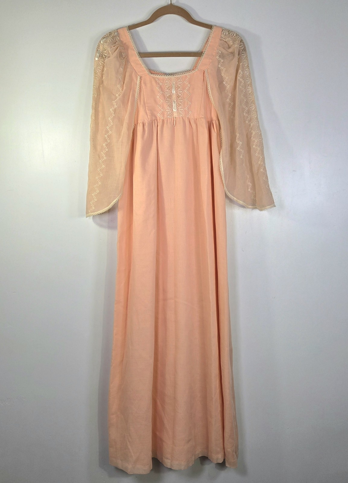 VINTAGE 70s TRIVIA BY CHARM OF HOLLYWOOD SHEER LACE BELL SLEEVES DRESS SIZE XXS.