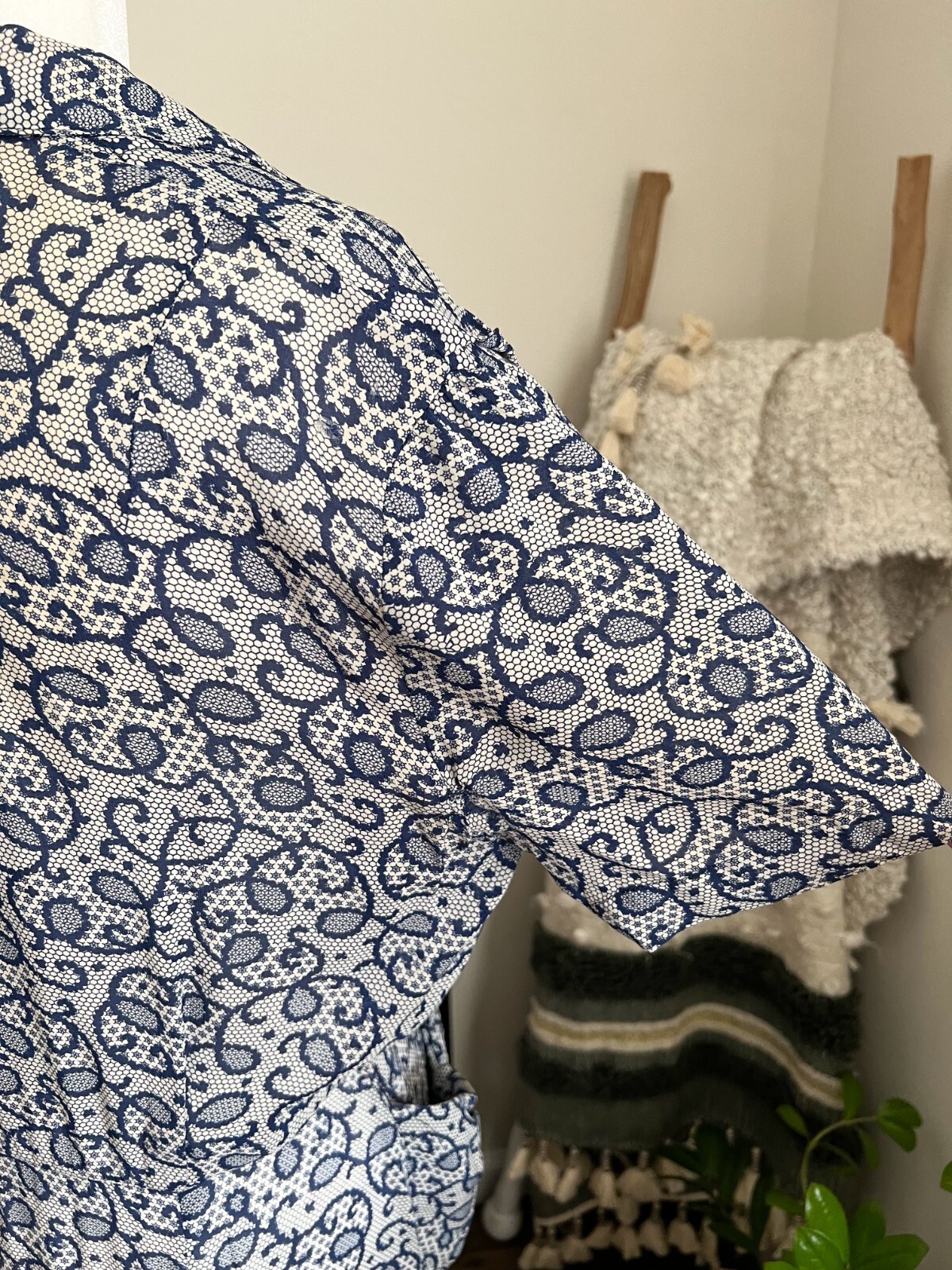 Vintage 40s Blue 1940s Women’s Patterned Rayon Button Swing Day Dress