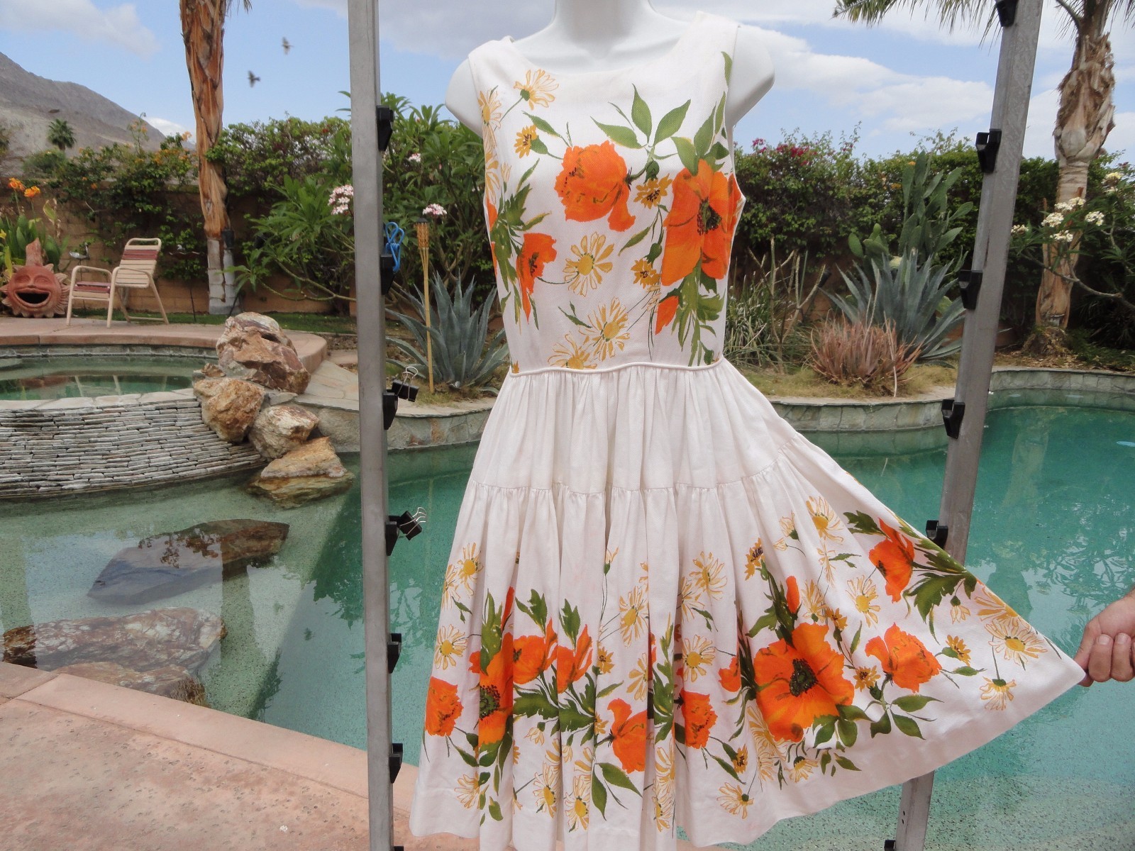 Vintage 50s dress pinup VLV bombshell 35 bust 26 w full skirt poppies cotton