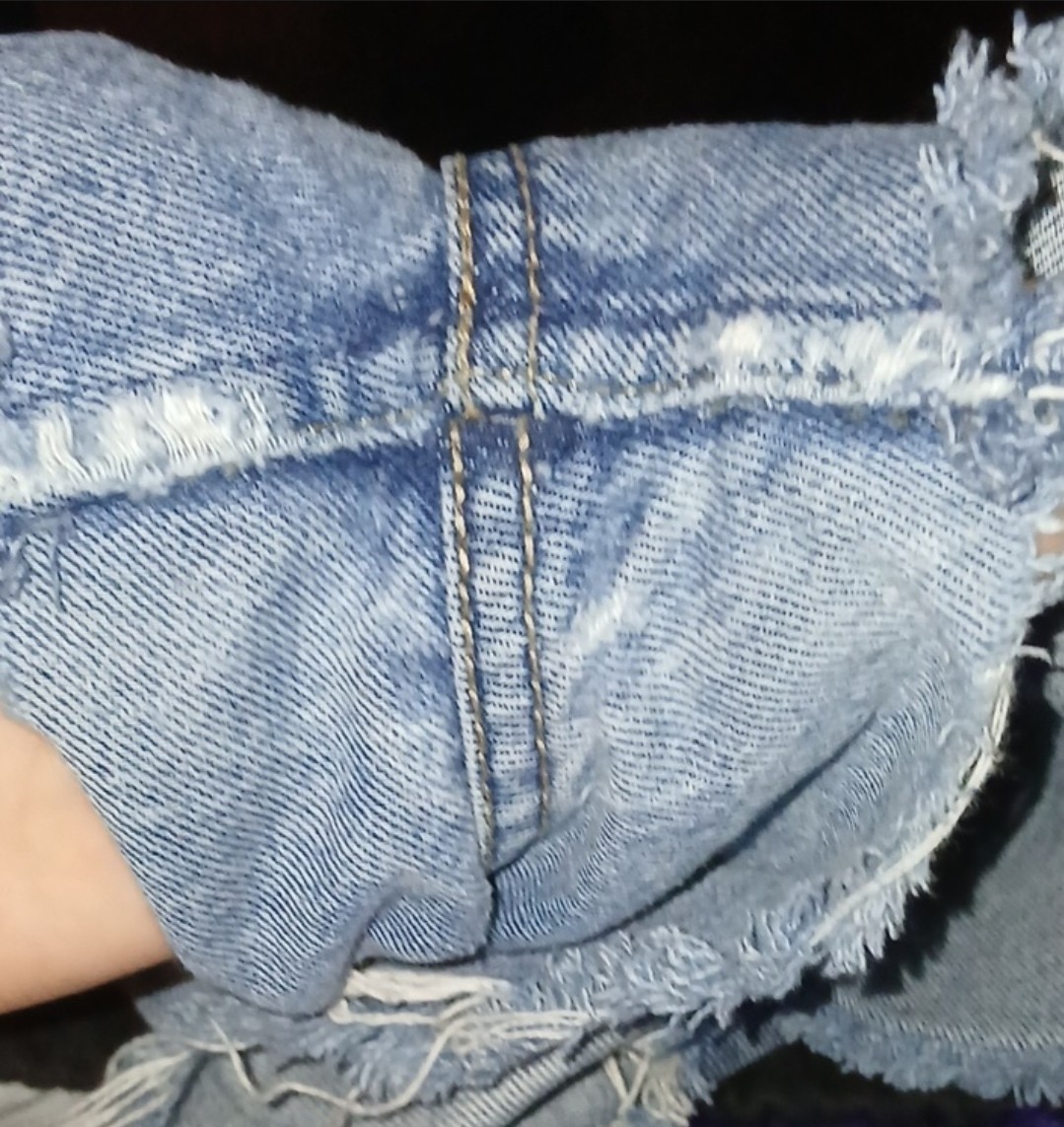 Authentic 90s Lawman sun apparel Features back pockets 4-6 (small)