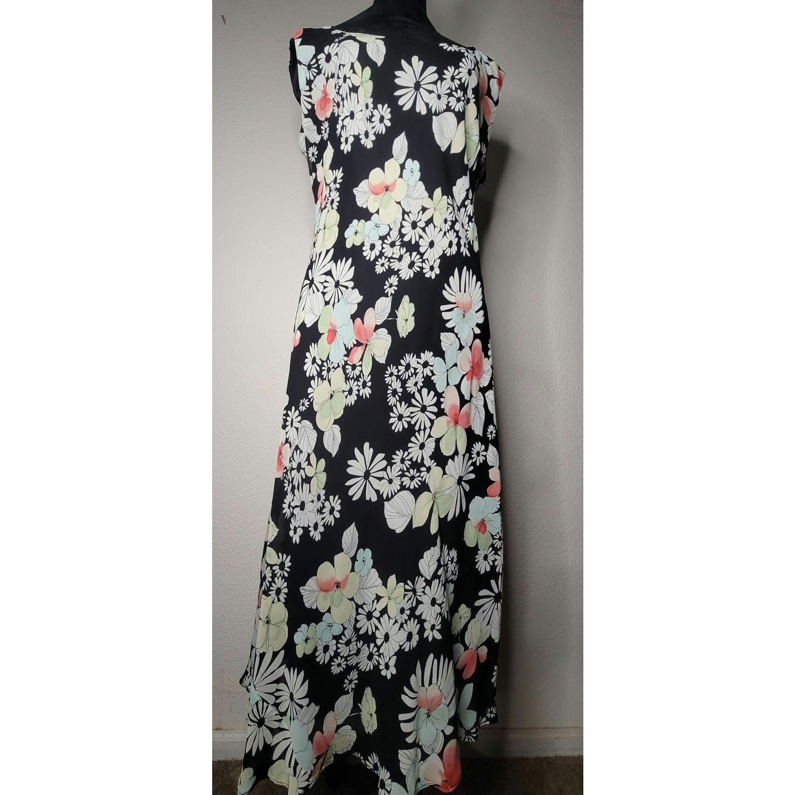Vintage Jones Wear Women’s Sleeveless Shift Dress Multicolor Daisy Floral Print