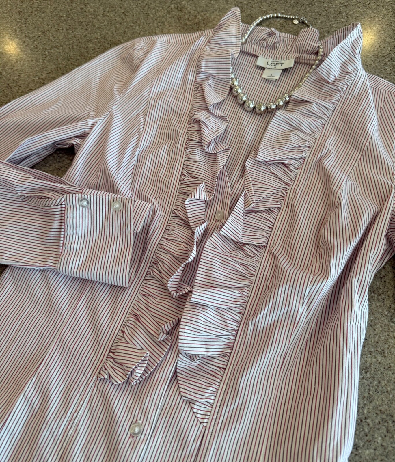 LOFT ANN TAYLOR Vtg Y2K Ruffle Front Burgundy Pinstripe Tailored Blouse Sz 6