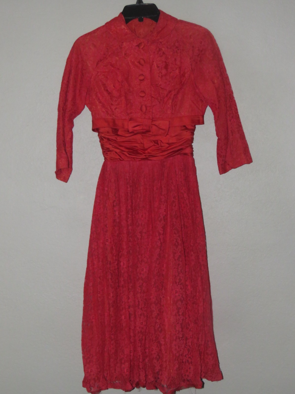 Vintage 1960s Red Lace Dress: Dress w/ bolero jacket. Has defects