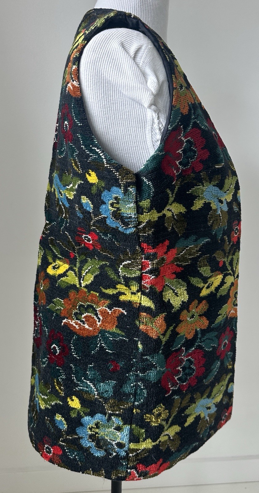Vtg ALADDIN TAPESTRY VEST Women sz M Black Floral Fully Lined USA Made Mint!