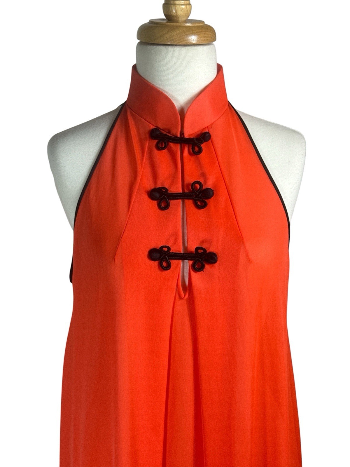 Vtg 1960s Blanche Erika McGowan Coral Mandarin Collar Frog Closure Nylon Gown