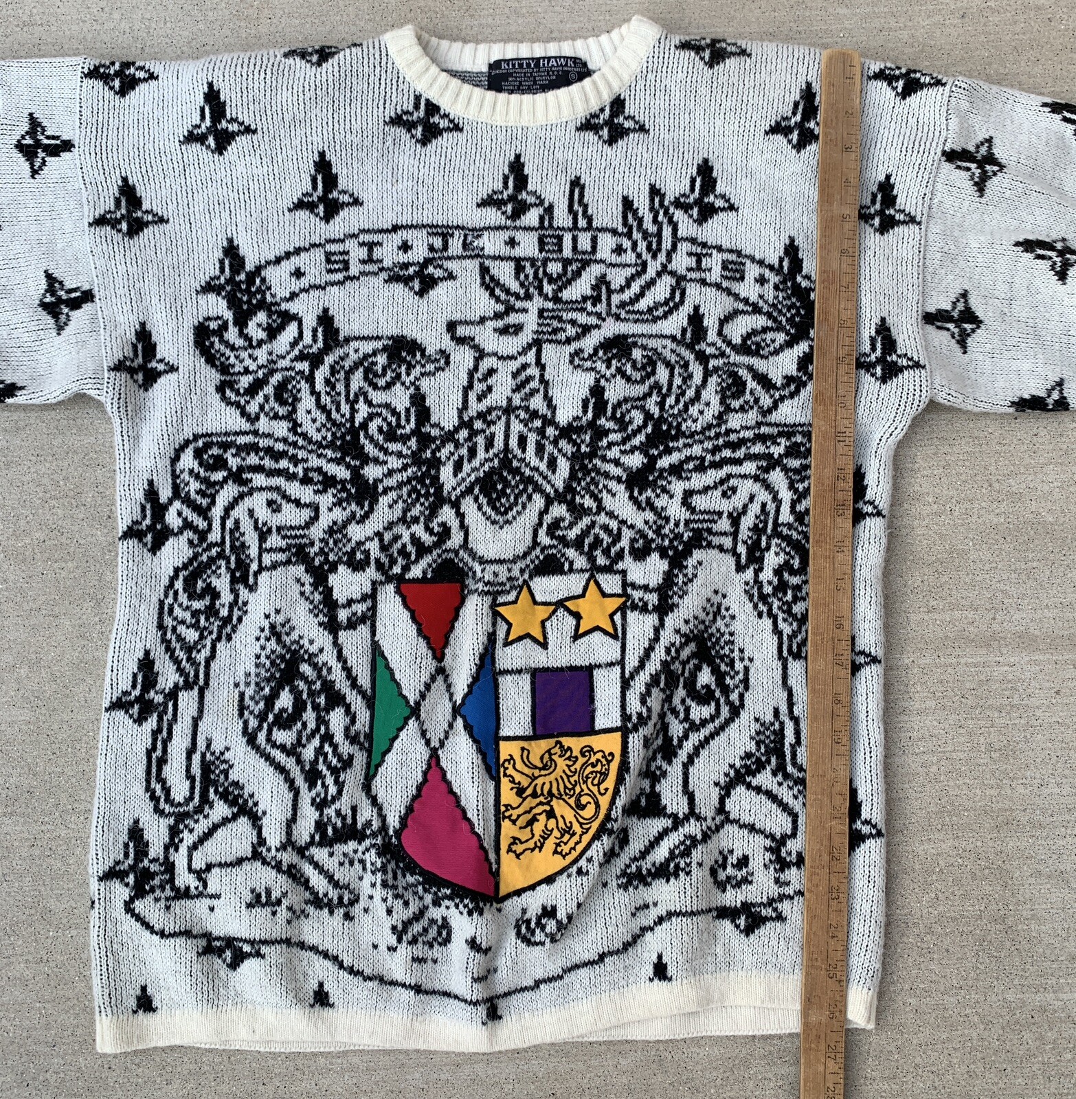 Vintage 1980s Kitty Hawk Heraldic Crest Acrylic Knit Sweater Size S Oversized