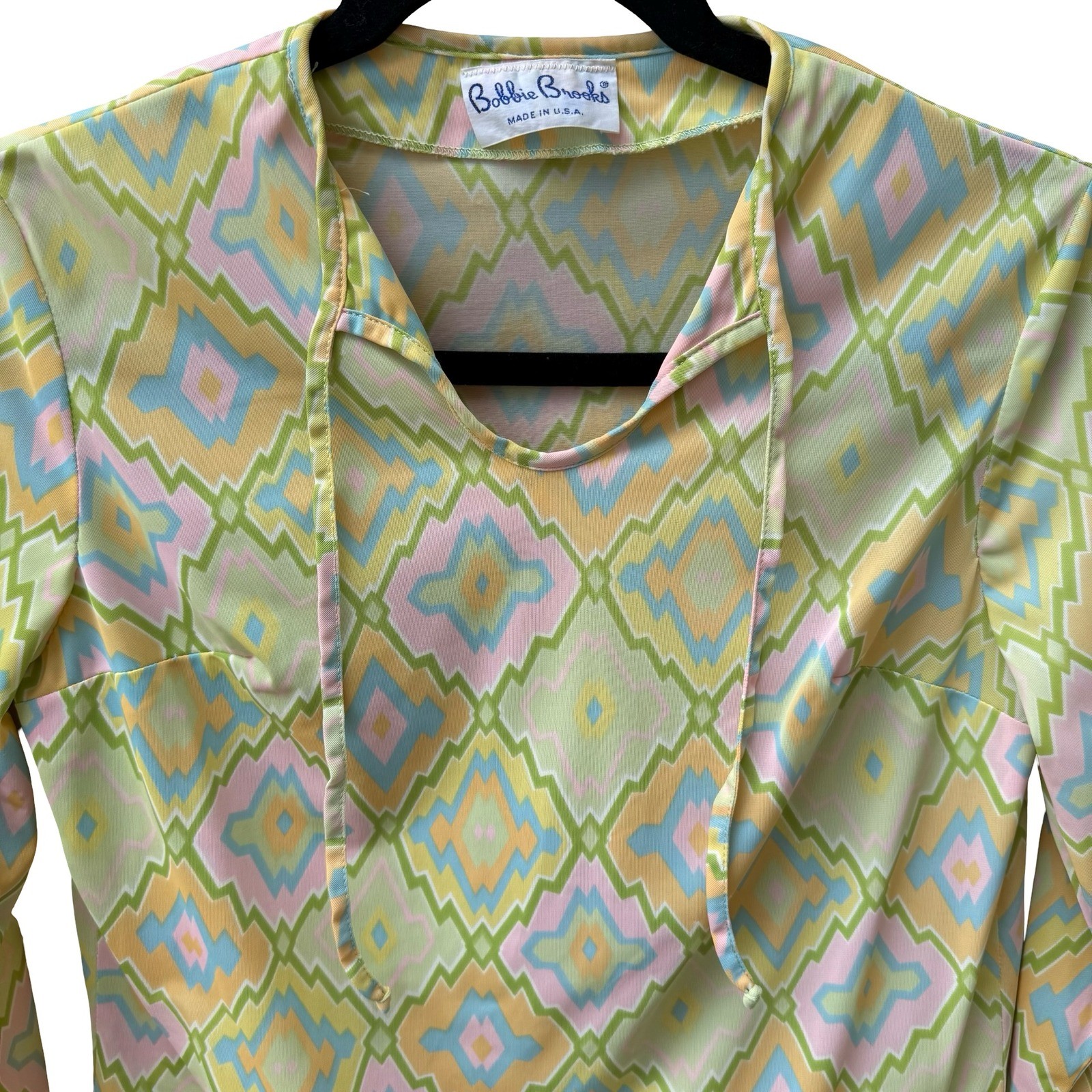 Bobbie Brooks Vintage 70s Pastel Psychedelic Geometric Groovy Tie Neck Blouse