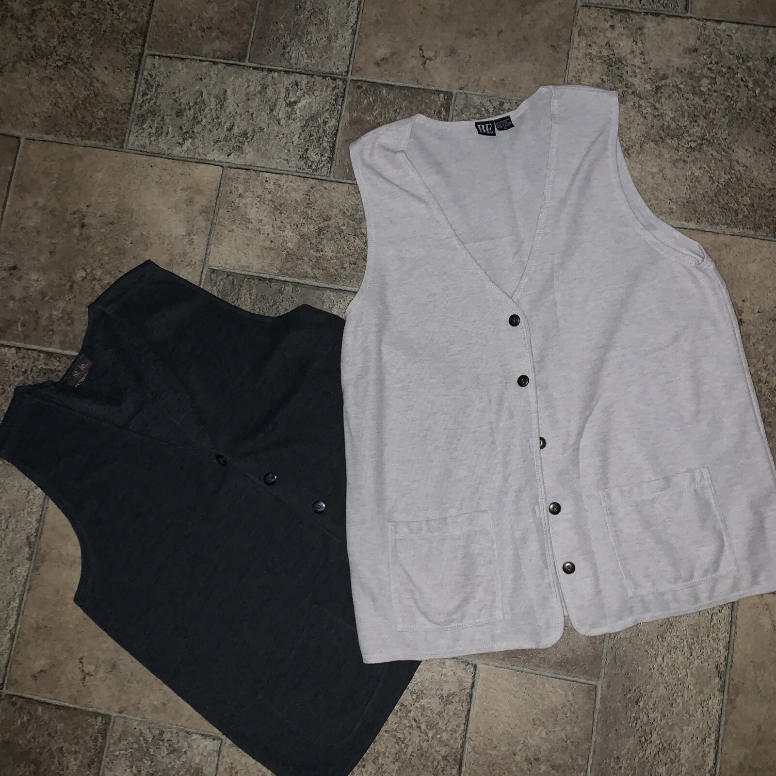 B.E. Basic Editions & New York Style Gray Off White Vest Sz L LOT of 2 ❤️eb15m2