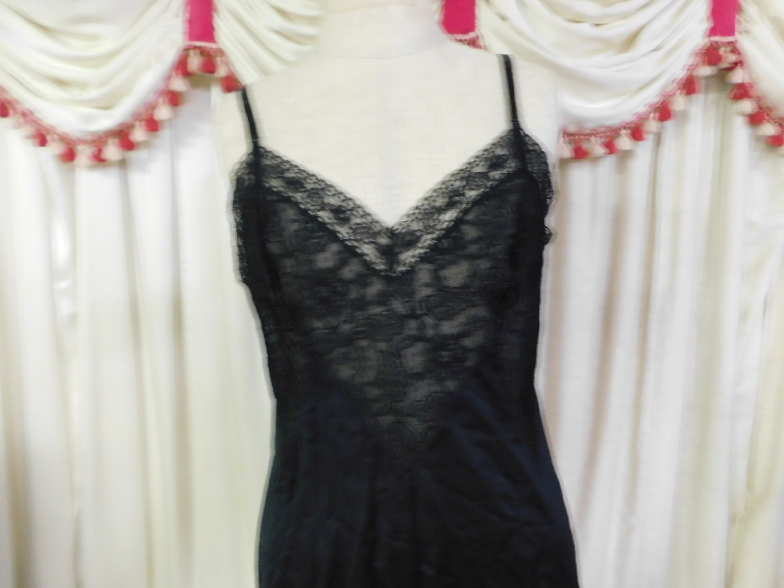 Vintage MISS YOUTH FORMS Silky Lacey Full Slip Black Size 34 29″ Waist
