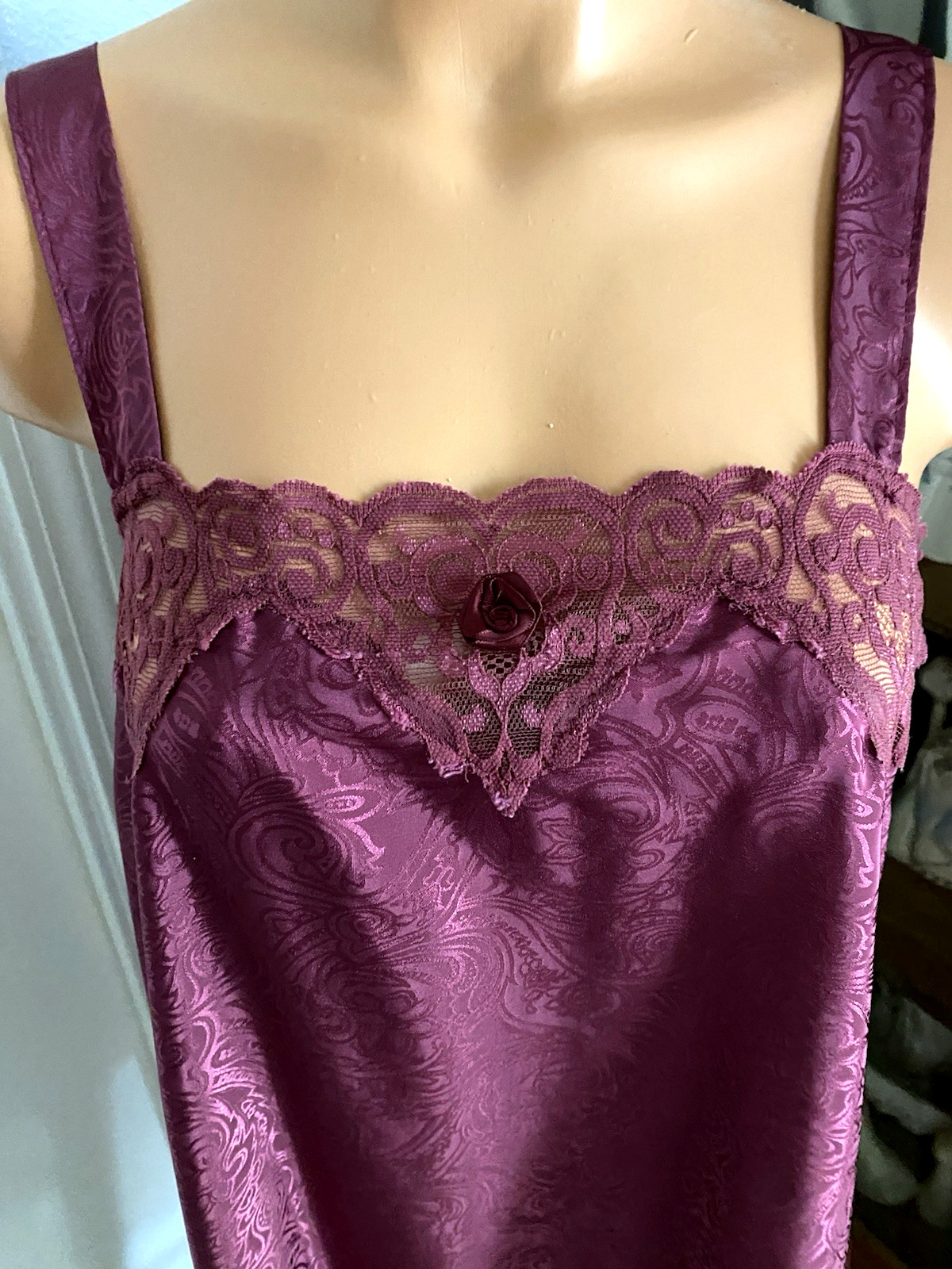 VTG Y2K ADONNA BURGUNDY WINE RED JACQUARD SATIN W/ LACE YOKE NIGHTGOWN SZ M