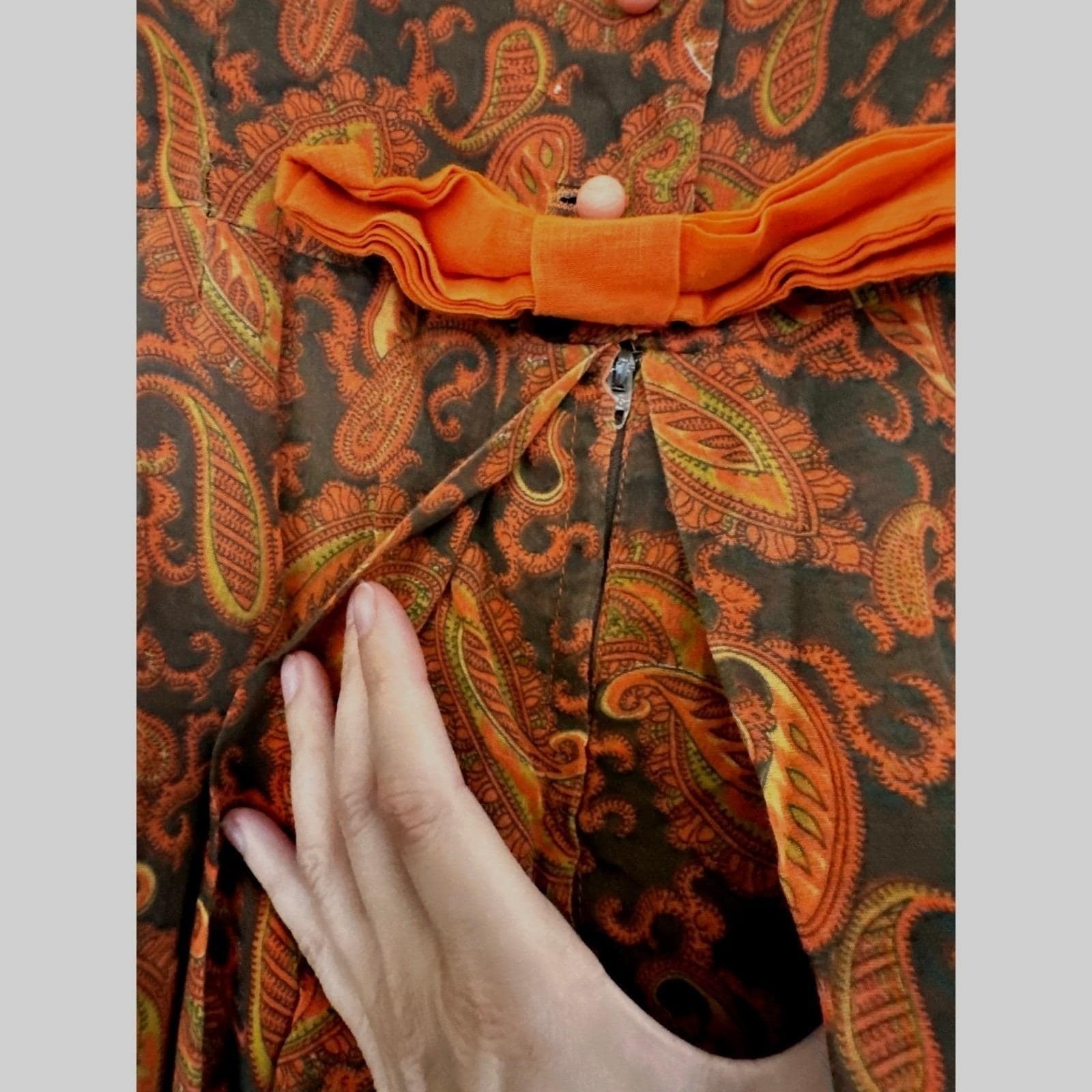 Vintage 60s Honey Junior Petite Paisley Dress Small Mod Orange Brown Retro