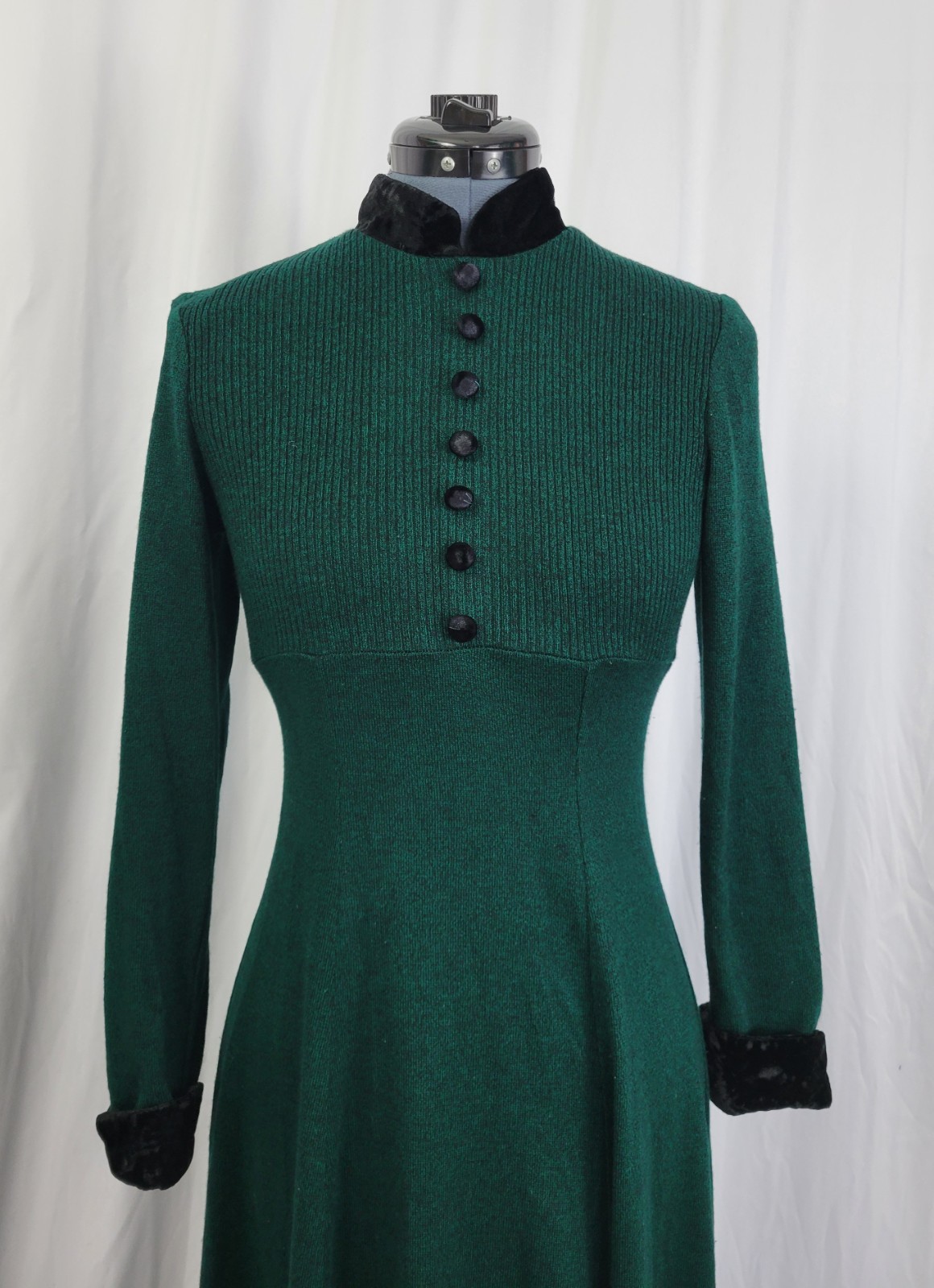 Vintage JSJ Petites Green & Black Empire Dress w Black Velvet Accents Size 8