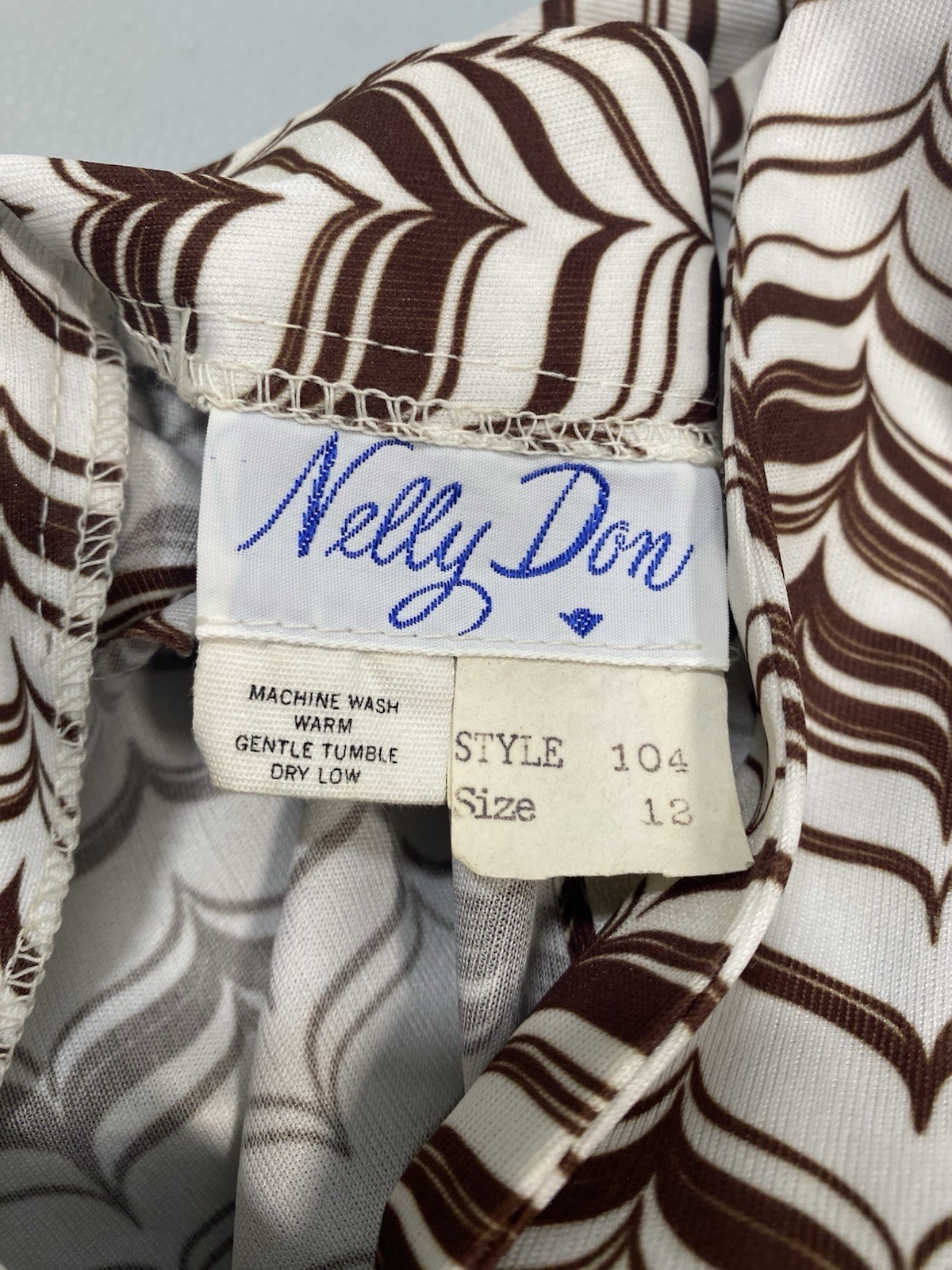 Vintage Dress SIZE MEDIUM 12 white brown zig zag NELLY DON 70s 80s modest