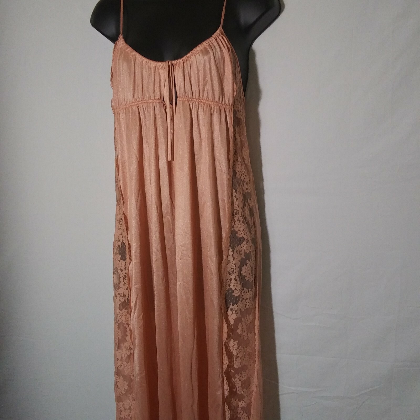 Gossard Artemis Vintage Long Peach Night Gown Lace Women’s Size M Petite Bust 34