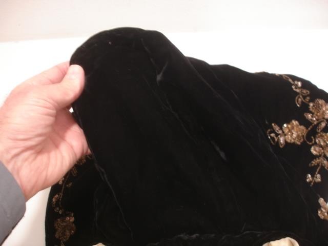Women’s XS Vtg 1900’s Black Velvet Hooded Beaded Cloak Cape Opera Long Victorian