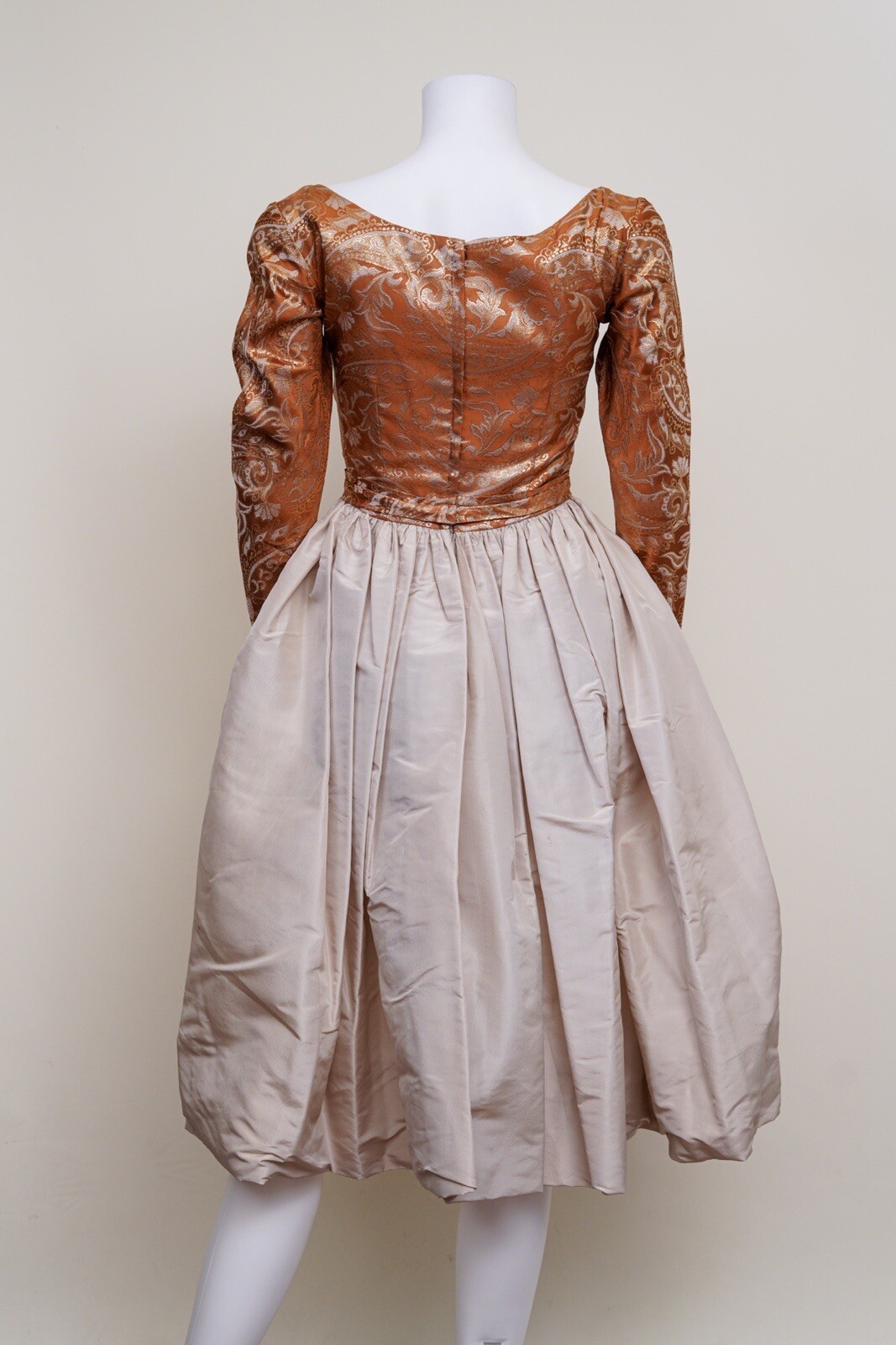 Vintage Edward Abbott Gold Long Sleeve Dress with Paisleys & Waist Tie Size 10