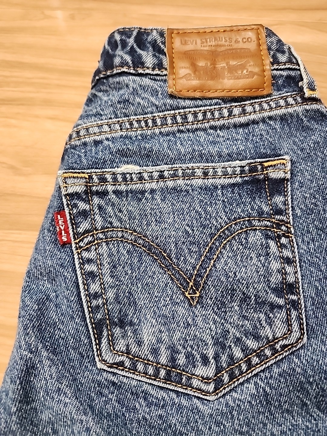 Vintage Levis With Big E Leather Patch Acid Wash Blue Low Loose Sz 26×32 Frayed